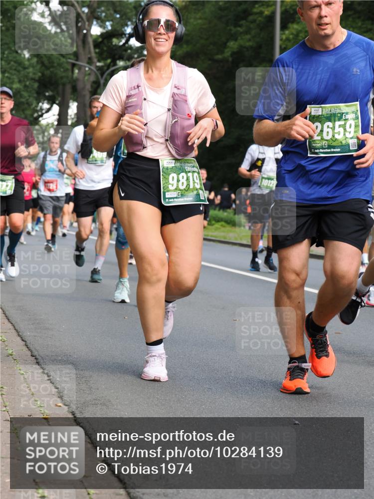 13.09.2026 - 21. swb-Marathon Bremen TobiasT http://msf.ph/oto/10284139 13.09.2026 12:07:58 Laufen 9819, 9232, 21, 1012, 2659, 21, 20 meine-sportfotos.de