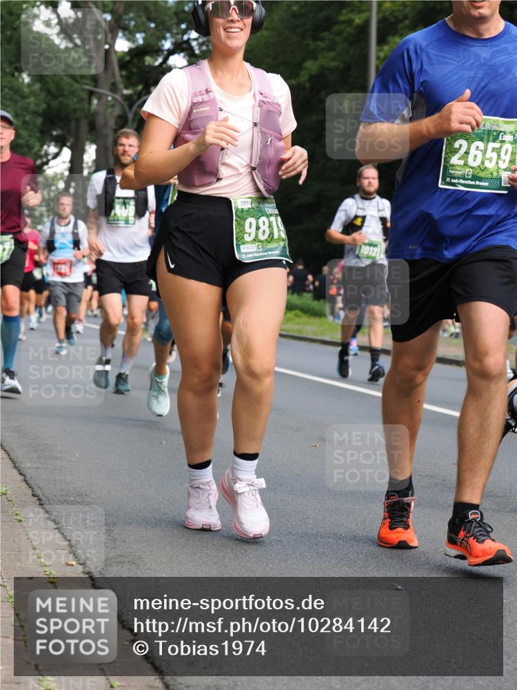 13.09.2026 - 21. swb-Marathon Bremen TobiasT http://msf.ph/oto/10284142 13.09.2026 12:07:58 Laufen 981, 80, 9232, 21, 10121, 2659, 21, 26 meine-sportfotos.de
