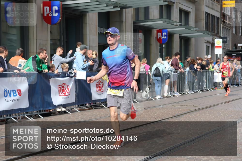 13.09.2026 - 21. swb-Marathon Bremen Strokosch-Dieckow http://msf.ph/oto/10284146 13.09.2026 10:35:24 Ziel 12289, 13558, 13583, 10261, 10262, 10994, 11068, 11176, 11345, 11512, 13505, 13514, 13540, 13560, 13583, 13590, 13619 meine-sportfotos.de