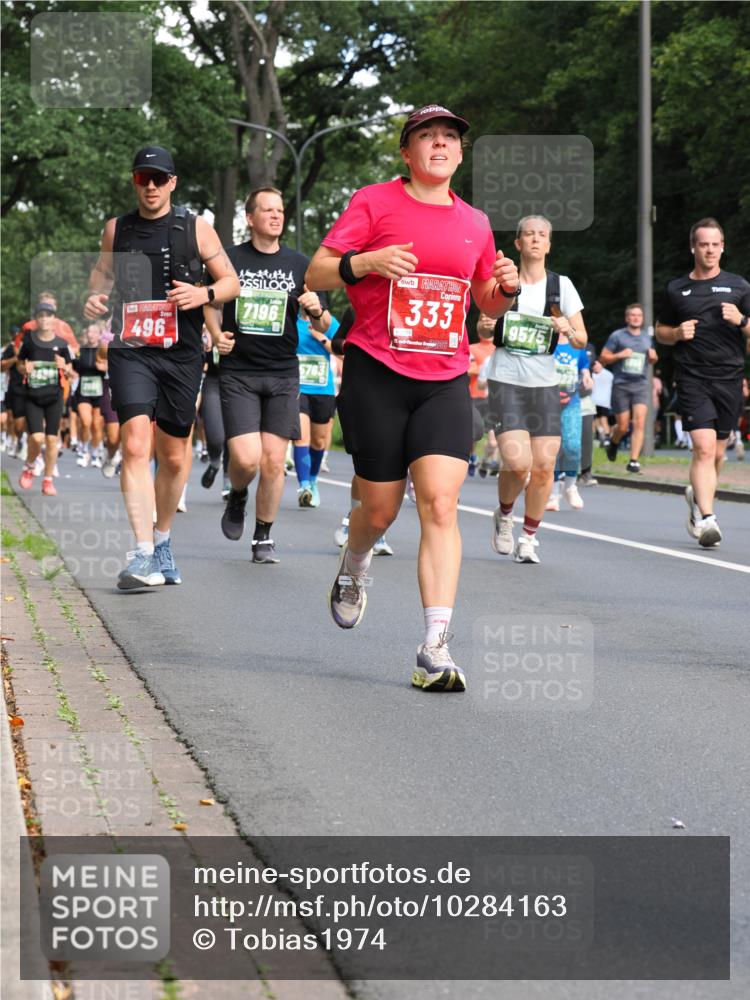 13.09.2026 - 21. swb-Marathon Bremen TobiasT http://msf.ph/oto/10284163 13.09.2026 12:08:05 Laufen 496, 197, 7196, 333, 9575 meine-sportfotos.de