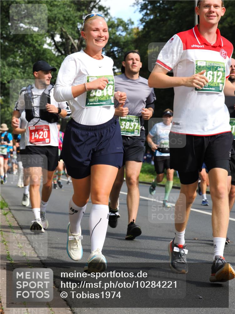 13.09.2026 - 21. swb-Marathon Bremen TobiasT http://msf.ph/oto/10284221 13.09.2026 12:08:18 Laufen 1420, 301, 21, 26, 3837, 612, 26 meine-sportfotos.de