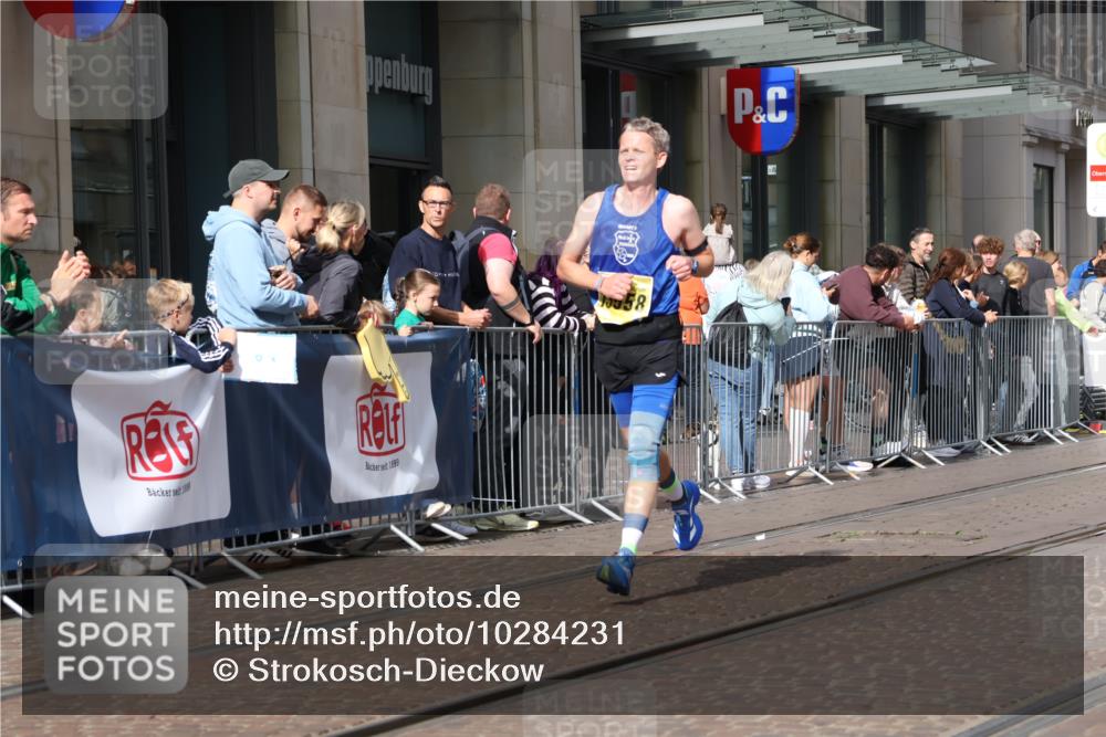 13.09.2026 - 21. swb-Marathon Bremen Strokosch-Dieckow http://msf.ph/oto/10284231 13.09.2026 10:35:38 Ziel 10244, 13534, 13558, 10994, 11068, 11176, 11345, 11512, 12289, 13514, 13540, 13558, 13583, 13590, 13619 meine-sportfotos.de