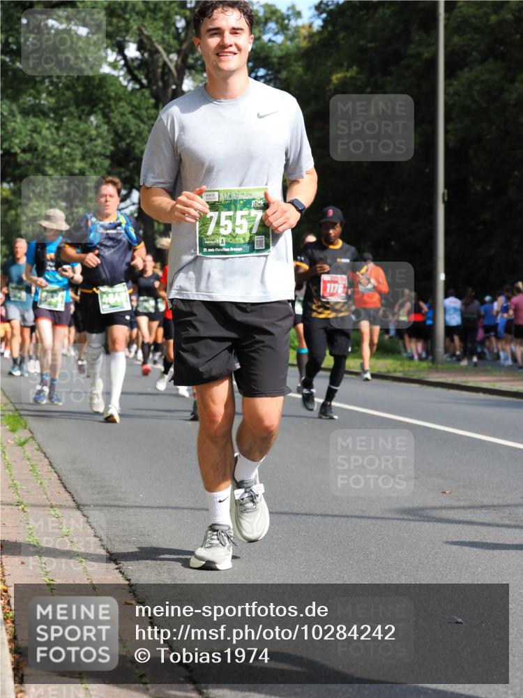 13.09.2026 - 21. swb-Marathon Bremen TobiasT http://msf.ph/oto/10284242 13.09.2026 12:08:21 Laufen 4845, 7557, 21, 26, 1178 meine-sportfotos.de
