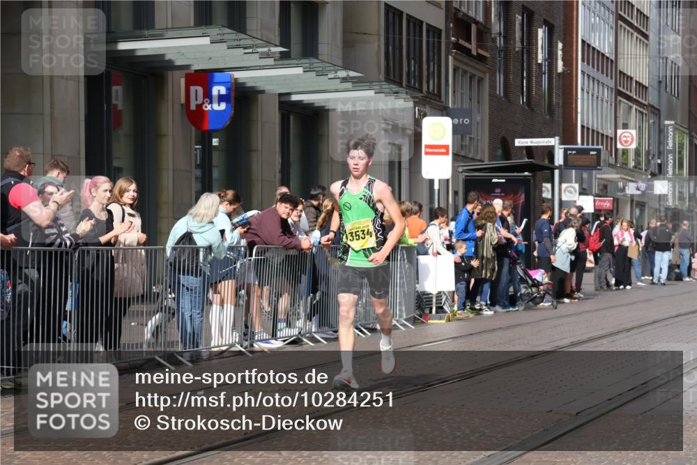 13.09.2026 - 21. swb-Marathon Bremen Strokosch-Dieckow http://msf.ph/oto/10284251 13.09.2026 10:35:54 Ziel 10244, 11067, 12324, 12513, 13534, 13575, 13558 meine-sportfotos.de