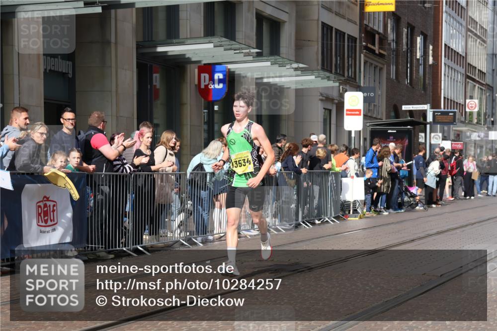 13.09.2026 - 21. swb-Marathon Bremen Strokosch-Dieckow http://msf.ph/oto/10284257 13.09.2026 10:35:54 Ziel 10244, 11067, 12324, 12513, 13534, 13575, 13558 meine-sportfotos.de