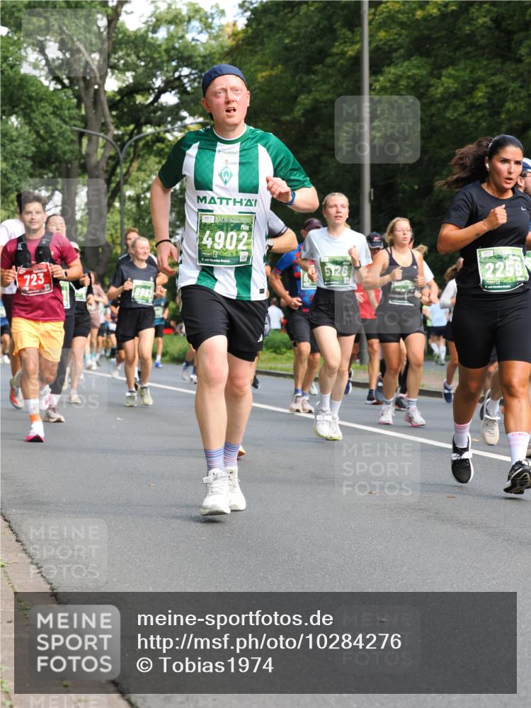 13.09.2026 - 21. swb-Marathon Bremen TobiasT http://msf.ph/oto/10284276 13.09.2026 12:08:33 Laufen 723, 9963, 4902, 21, 126, 5126, 2259 meine-sportfotos.de