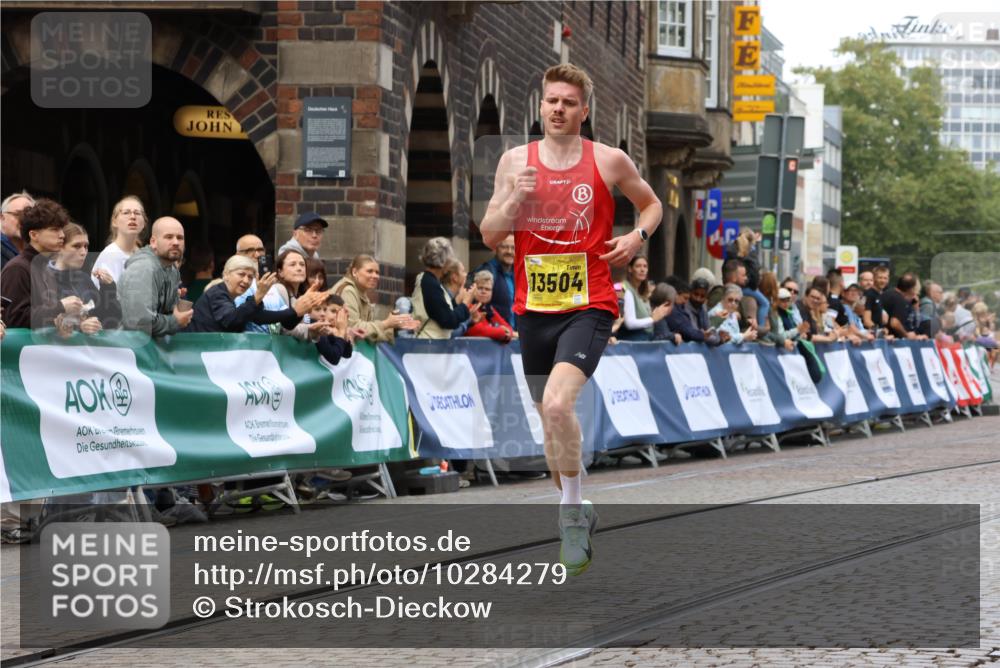 13.09.2026 - 21. swb-Marathon Bremen Strokosch-Dieckow http://msf.ph/oto/10284279 13.09.2026 10:31:43 Ziel 13504, 13571, 12457, 13533, 13536, 13573, 13618 meine-sportfotos.de