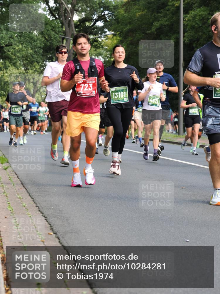 13.09.2026 - 21. swb-Marathon Bremen TobiasT http://msf.ph/oto/10284281 13.09.2026 12:08:35 Laufen 4787, 723, 13101, 6922, 21 meine-sportfotos.de