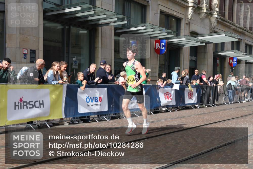 13.09.2026 - 21. swb-Marathon Bremen Strokosch-Dieckow http://msf.ph/oto/10284286 13.09.2026 10:35:56 Ziel 10244, 11067, 12324, 12513, 13575, 13534, 13558 meine-sportfotos.de