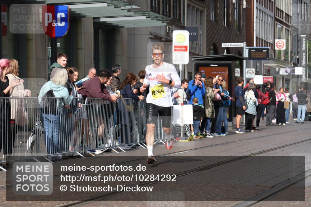 13.09.2026 - 21. swb-Marathon Bremen Strokosch-Dieckow http://msf.ph/oto/10284292 13.09.2026 10:36:02 Ziel 11067, 12324, 12513, 13548, 13575, 10244, 13534, 13558 meine-sportfotos.de