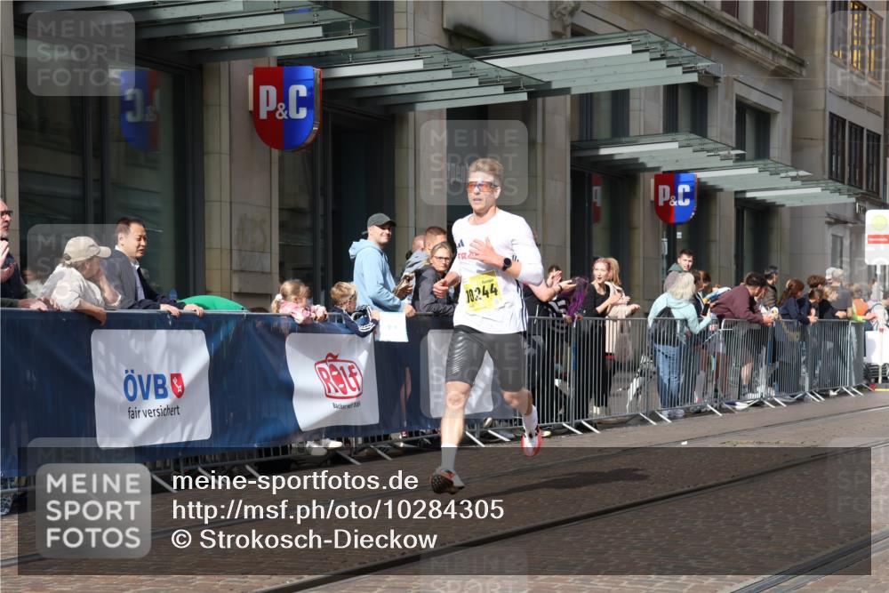 13.09.2026 - 21. swb-Marathon Bremen Strokosch-Dieckow http://msf.ph/oto/10284305 13.09.2026 10:36:04 Ziel 11067, 11916, 12324, 12513, 13548, 13575, 10244, 13534 meine-sportfotos.de