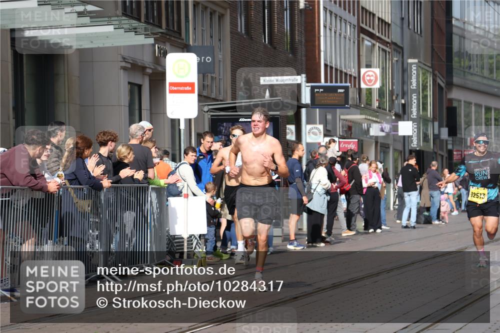 13.09.2026 - 21. swb-Marathon Bremen Strokosch-Dieckow http://msf.ph/oto/10284317 13.09.2026 10:36:10 Ziel 11916, 12324, 12456, 12513, 13548, 13575, 10244, 11067, 13534 meine-sportfotos.de