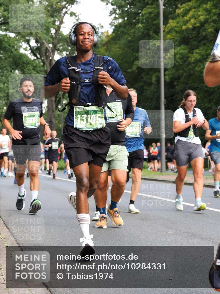13.09.2026 - 21. swb-Marathon Bremen TobiasT http://msf.ph/oto/10284331 13.09.2026 12:08:47 Laufen 13105, 9708 meine-sportfotos.de