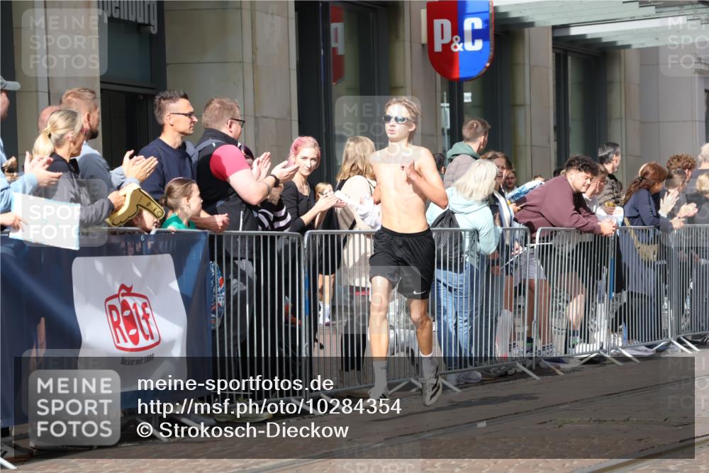 13.09.2026 - 21. swb-Marathon Bremen Strokosch-Dieckow http://msf.ph/oto/10284354 13.09.2026 10:36:13 Ziel 11916, 12324, 12456, 12513, 13548, 13575, 10244, 11067, 12324, 12513, 13534 meine-sportfotos.de
