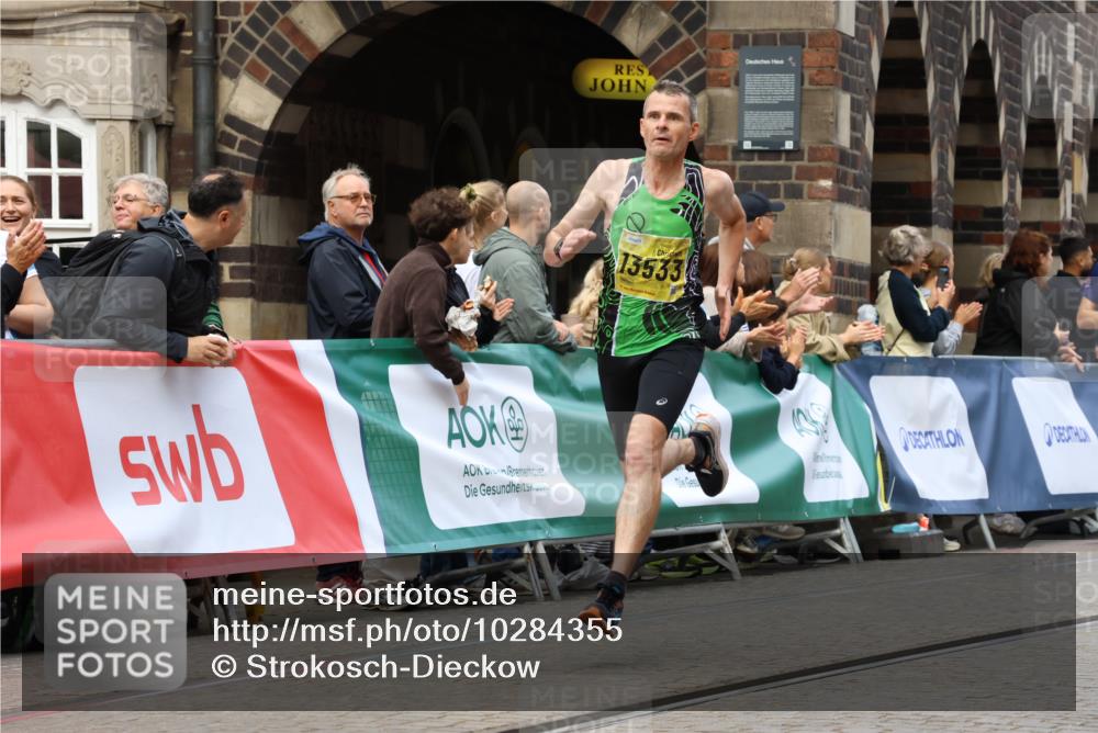 13.09.2026 - 21. swb-Marathon Bremen Strokosch-Dieckow http://msf.ph/oto/10284355 13.09.2026 10:32:00 Ziel 13504, 13533, 13643, 13543, 13582, 13632 meine-sportfotos.de