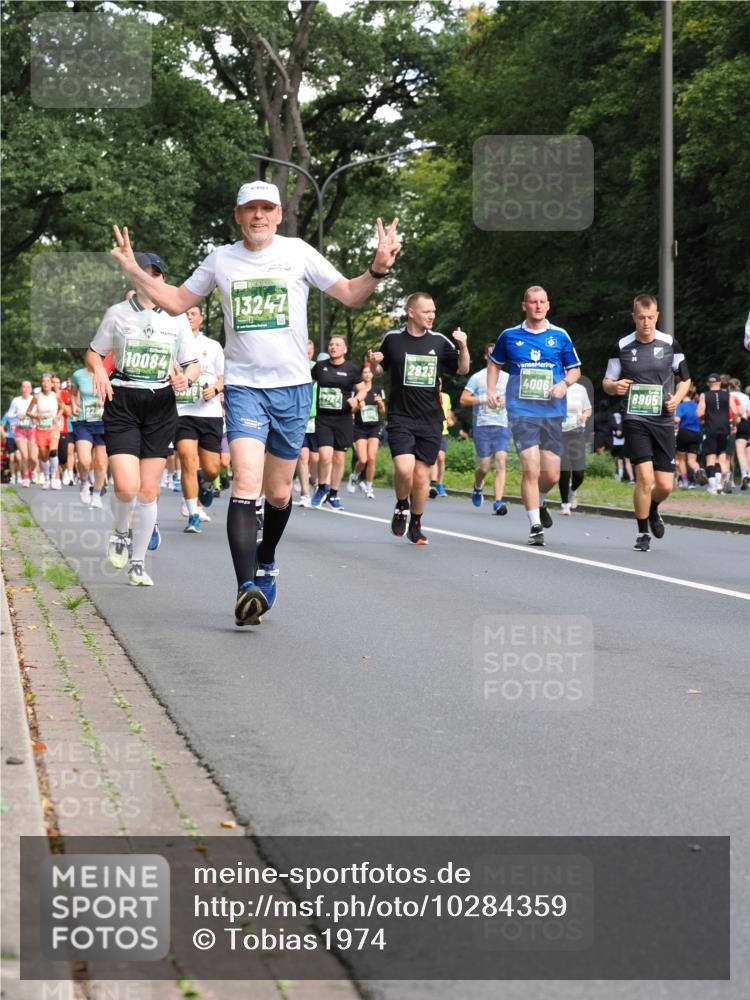 13.09.2026 - 21. swb-Marathon Bremen TobiasT http://msf.ph/oto/10284359 13.09.2026 12:08:50 Laufen 10084, 13247, 7727, 2823, 4006, 8905 meine-sportfotos.de