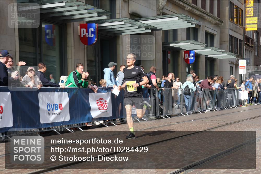 13.09.2026 - 21. swb-Marathon Bremen Strokosch-Dieckow http://msf.ph/oto/10284429 13.09.2026 10:36:22 Ziel 11738, 11916, 12456, 13548, 10244, 11067, 12324, 12513, 13575 meine-sportfotos.de