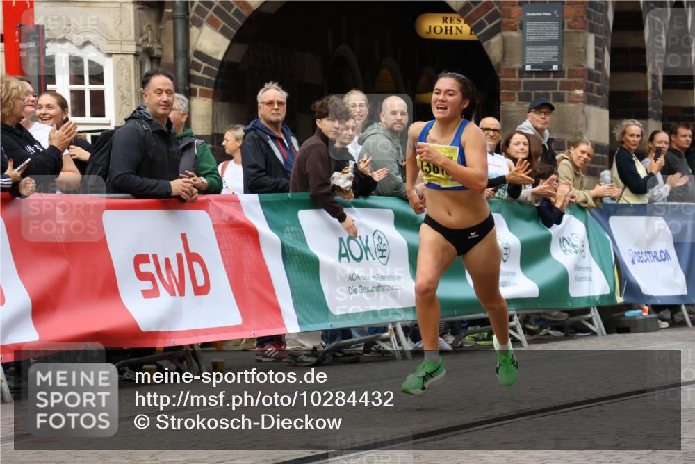13.09.2026 - 21. swb-Marathon Bremen Strokosch-Dieckow http://msf.ph/oto/10284432 13.09.2026 10:32:04 Ziel 12457, 13533, 13536, 13573, 13618, 13643, 13543, 13582, 13632 meine-sportfotos.de