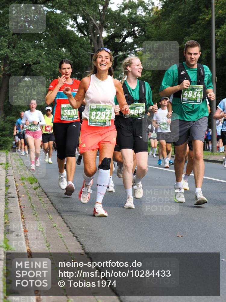 13.09.2026 - 21. swb-Marathon Bremen TobiasT http://msf.ph/oto/10284433 13.09.2026 12:09:01 Laufen 2509, 3610, 6292, 9322, 3426, 4834 meine-sportfotos.de