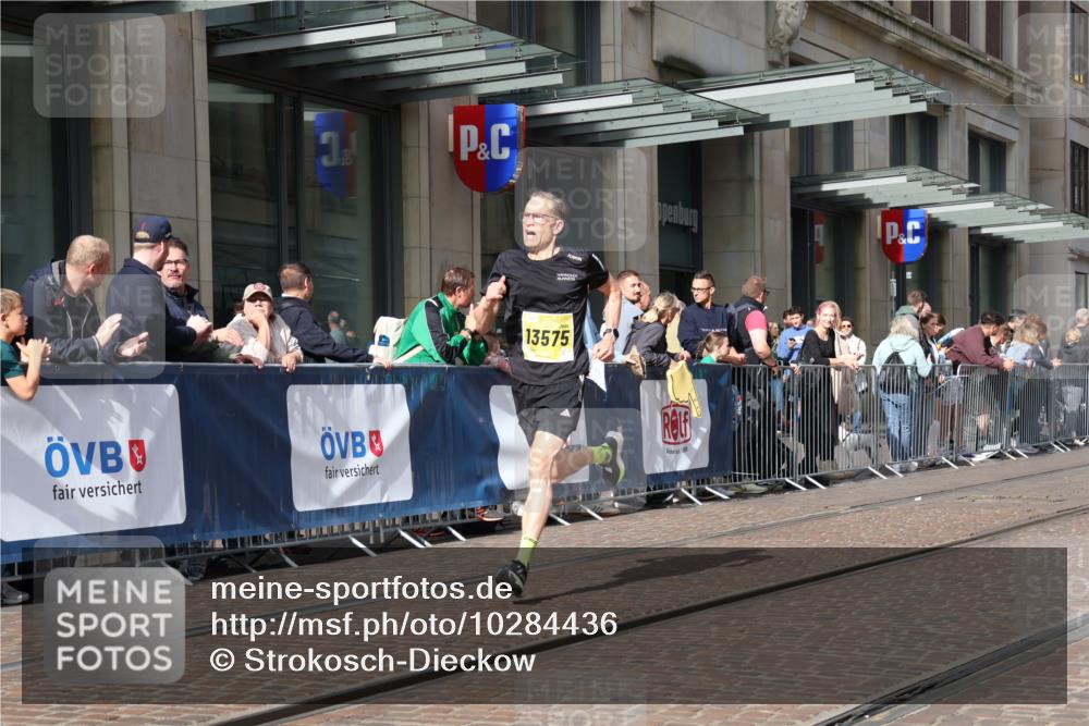 13.09.2026 - 21. swb-Marathon Bremen Strokosch-Dieckow http://msf.ph/oto/10284436 13.09.2026 10:36:22 Ziel 11738, 11916, 12456, 13548, 10244, 11067, 12324, 12513, 13575 meine-sportfotos.de