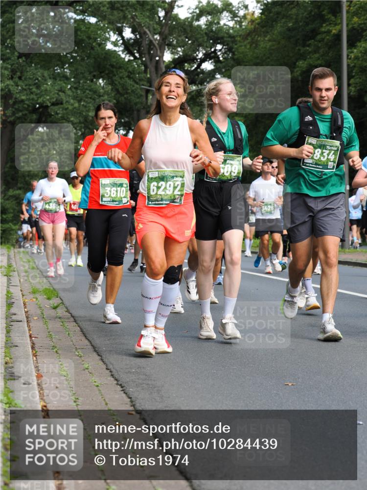 13.09.2026 - 21. swb-Marathon Bremen TobiasT http://msf.ph/oto/10284439 13.09.2026 12:09:01 Laufen 3610, 6292, 509, 834, 3426 meine-sportfotos.de