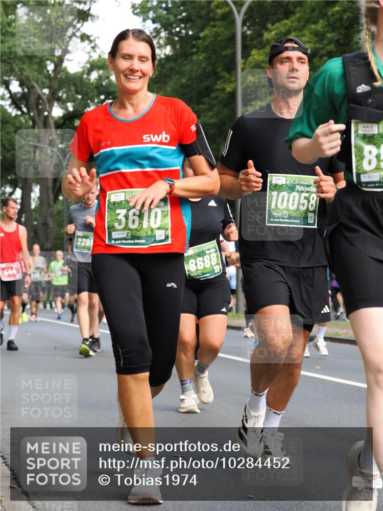 13.09.2026 - 21. swb-Marathon Bremen TobiasT http://msf.ph/oto/10284452 13.09.2026 12:09:03 Laufen 2298, 3610, 8696, 2026, 21, 8688, 10058, 21, 85, 9253 meine-sportfotos.de