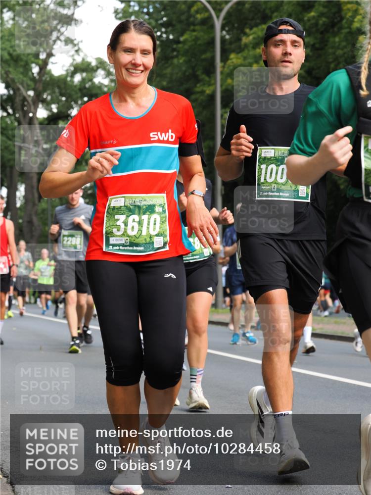 13.09.2026 - 21. swb-Marathon Bremen TobiasT http://msf.ph/oto/10284458 13.09.2026 12:09:03 Laufen 2298, 3610, 8696, 21, 26, 100, 21, 26 meine-sportfotos.de