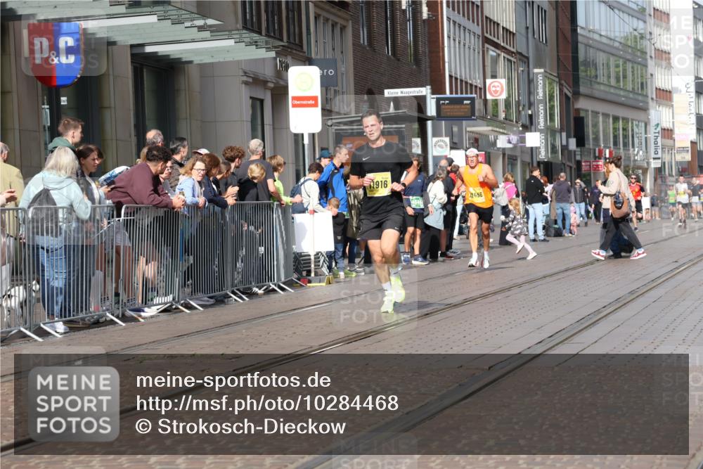 13.09.2026 - 21. swb-Marathon Bremen Strokosch-Dieckow http://msf.ph/oto/10284468 13.09.2026 10:36:30 Ziel 11738, 12456, 12520, 13606, 11067, 11916, 12324, 12513, 13548, 13575 meine-sportfotos.de