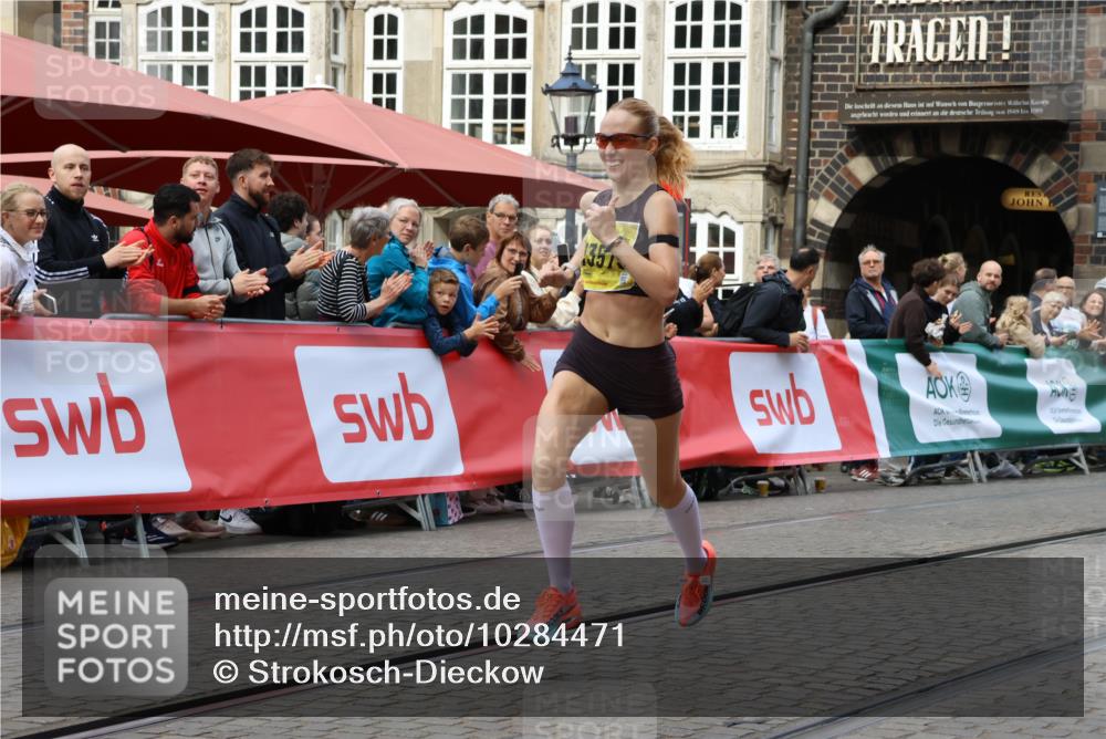 13.09.2026 - 21. swb-Marathon Bremen Strokosch-Dieckow http://msf.ph/oto/10284471 13.09.2026 10:32:06 Ziel 12457, 13533, 13536, 13573, 13618, 13643, 13632, 13639 meine-sportfotos.de