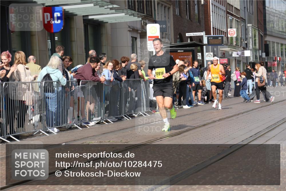 13.09.2026 - 21. swb-Marathon Bremen Strokosch-Dieckow http://msf.ph/oto/10284475 13.09.2026 10:36:30 Ziel 11738, 12456, 12520, 13606, 11067, 11916, 12324, 12513, 13548, 13575 meine-sportfotos.de