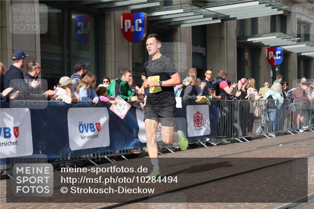 13.09.2026 - 21. swb-Marathon Bremen Strokosch-Dieckow http://msf.ph/oto/10284494 13.09.2026 10:36:33 Ziel 11738, 12456, 12520, 13606, 11916, 12324, 12456, 12513, 13548, 13575 meine-sportfotos.de