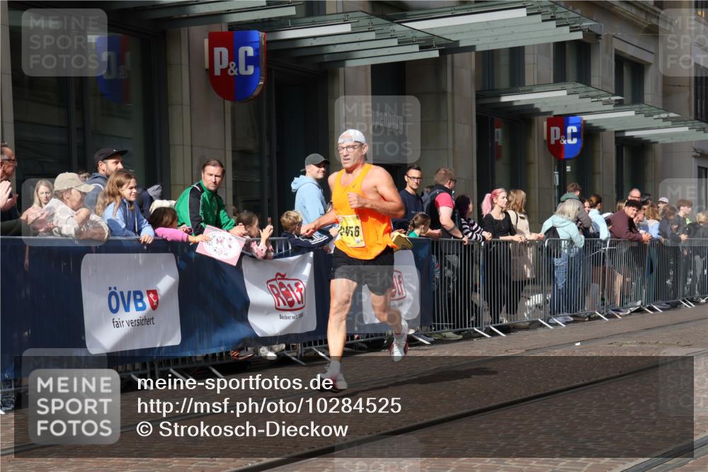 13.09.2026 - 21. swb-Marathon Bremen Strokosch-Dieckow http://msf.ph/oto/10284525 13.09.2026 10:36:35 Ziel 11654, 11738, 12520, 13568, 13606, 11916, 12324, 12456, 12513, 13548, 13575 meine-sportfotos.de
