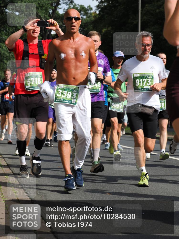 13.09.2026 - 21. swb-Marathon Bremen TobiasT http://msf.ph/oto/10284530 13.09.2026 12:09:23 Laufen 5716, 21, 3393, 21, 9173, 21, 24, 6087, 88 meine-sportfotos.de