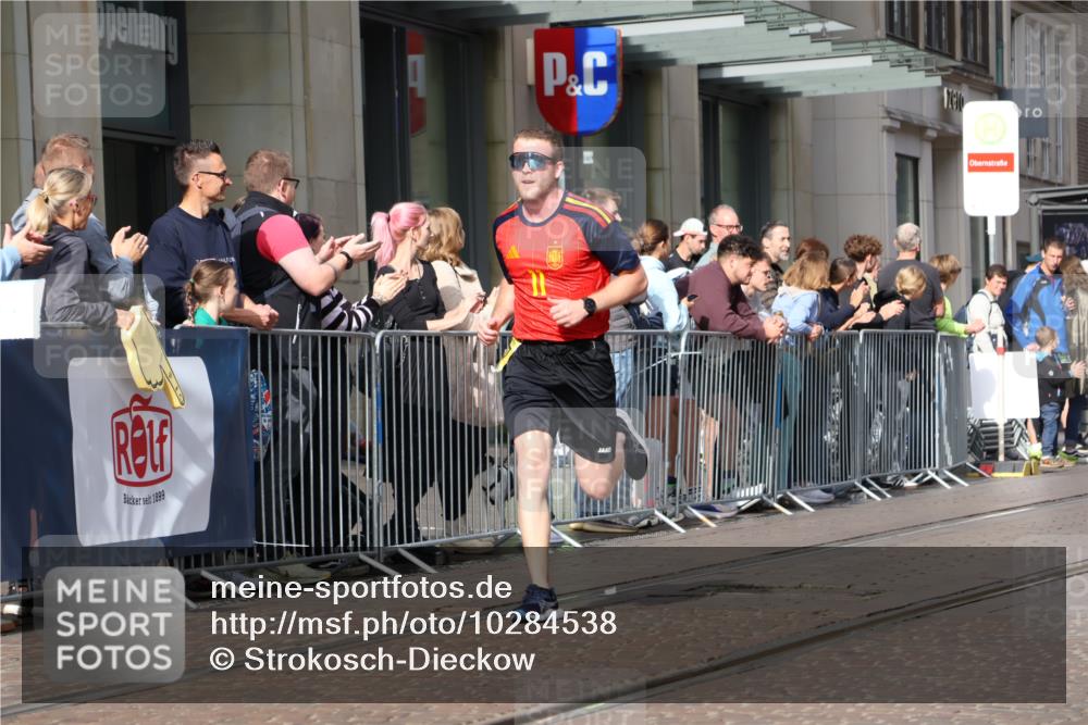 13.09.2026 - 21. swb-Marathon Bremen Strokosch-Dieckow http://msf.ph/oto/10284538 13.09.2026 10:36:44 Ziel 10961, 11654, 12520, 13568, 13606, 11738, 11916, 12456, 13548 meine-sportfotos.de