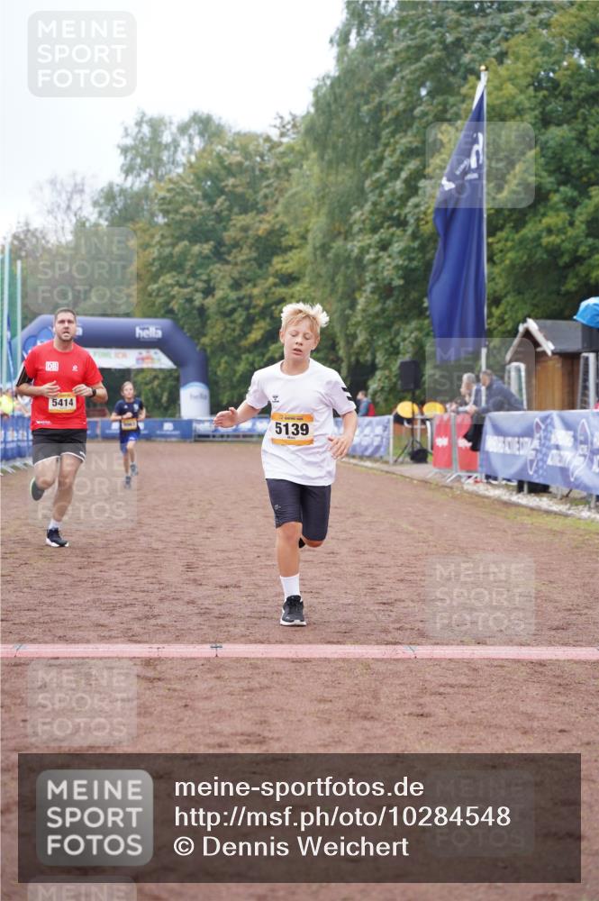 13.09.2026 - Airport Race Dennis Weichert http://msf.ph/oto/10284548 13.09.2026 10:25:49 Ziel 5063, 5139, 5346, 5414 meine-sportfotos.de