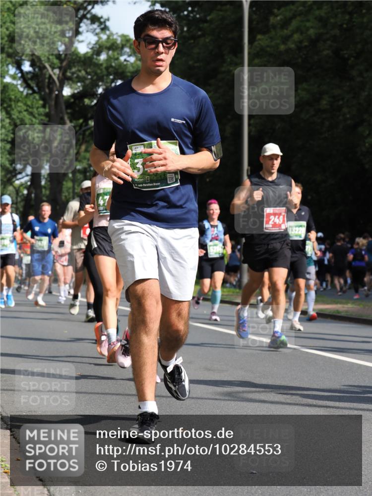 13.09.2026 - 21. swb-Marathon Bremen TobiasT http://msf.ph/oto/10284553 13.09.2026 12:09:29 Laufen 249, 13228 meine-sportfotos.de