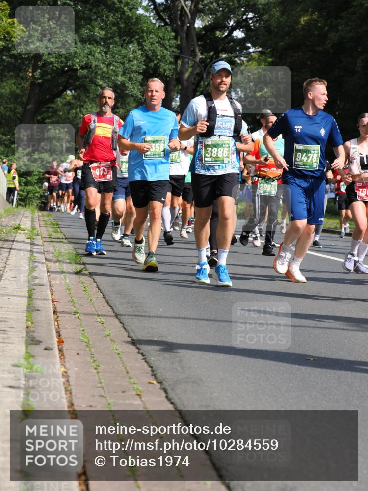 13.09.2026 - 21. swb-Marathon Bremen TobiasT http://msf.ph/oto/10284559 13.09.2026 12:09:34 Laufen 3886, 2984, 14, 14, 9478, 19 meine-sportfotos.de