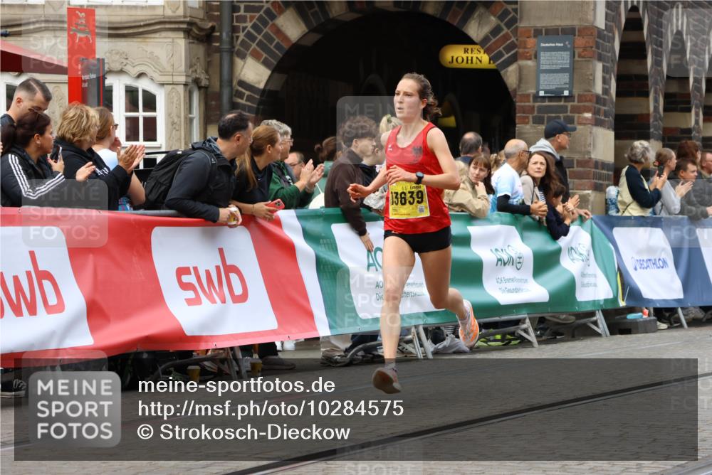 13.09.2026 - 21. swb-Marathon Bremen Strokosch-Dieckow http://msf.ph/oto/10284575 13.09.2026 10:32:31 Ziel 13543, 13582, 13632, 13639, 13622 meine-sportfotos.de