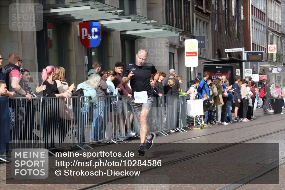 13.09.2026 - 21. swb-Marathon Bremen Strokosch-Dieckow http://msf.ph/oto/10284586 13.09.2026 10:36:51 Ziel 10502, 10961, 11654, 12520, 13568, 11738, 11916, 12456, 13606 meine-sportfotos.de