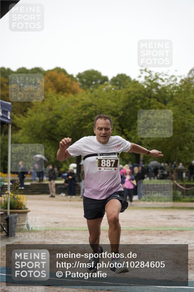 13.09.2026 - Stadtparktriathlon Patografie http://msf.ph/oto/10284605 13.09.2026 13:05:12 Ziel 887, 1047, 1049 meine-sportfotos.de