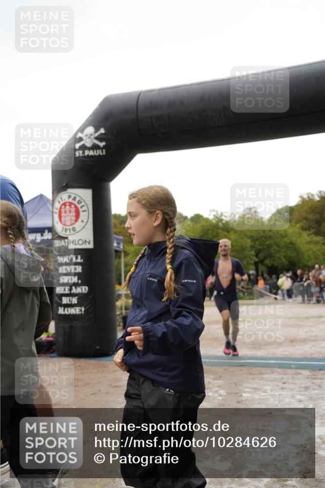 13.09.2026 - Stadtparktriathlon Patografie http://msf.ph/oto/10284626 13.09.2026 13:05:23 Ziel 981, 1008, 1011, 1026, 1047 meine-sportfotos.de