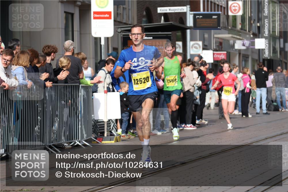 13.09.2026 - 21. swb-Marathon Bremen Strokosch-Dieckow http://msf.ph/oto/10284631 13.09.2026 10:36:56 Ziel 10502, 10961, 11654, 13568, 13608, 11738, 12456, 12520, 13606 meine-sportfotos.de