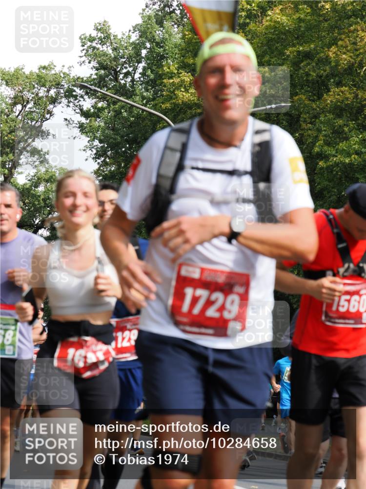 13.09.2026 - 21. swb-Marathon Bremen TobiasT http://msf.ph/oto/10284658 13.09.2026 12:09:49 Laufen 1729, 1560, 129 meine-sportfotos.de