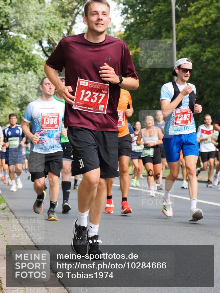 13.09.2026 - 21. swb-Marathon Bremen TobiasT http://msf.ph/oto/10284666 13.09.2026 12:09:52 Laufen 42, 195, 1396, 1237, 21, 26, 5, 7293, 31, 5950 meine-sportfotos.de