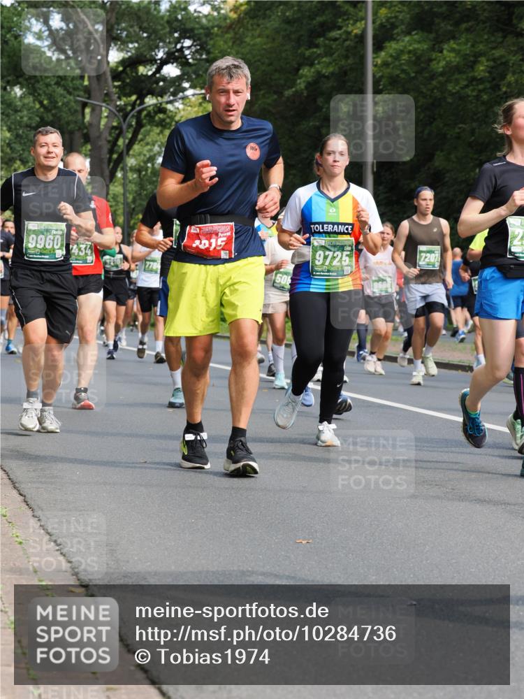 13.09.2026 - 21. swb-Marathon Bremen TobiasT http://msf.ph/oto/10284736 13.09.2026 12:10:14 Laufen 9960, 2015, 50, 9725, 7207 meine-sportfotos.de