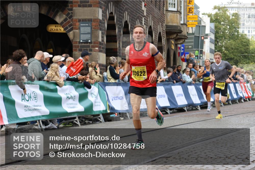 13.09.2026 - 21. swb-Marathon Bremen Strokosch-Dieckow http://msf.ph/oto/10284758 13.09.2026 10:32:57 Ziel 13524, 13622 meine-sportfotos.de