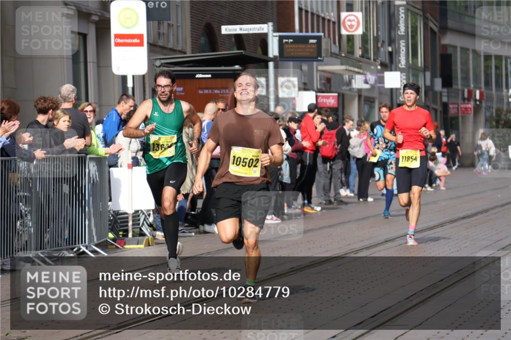 13.09.2026 - 21. swb-Marathon Bremen Strokosch-Dieckow http://msf.ph/oto/10284779 13.09.2026 10:37:18 Ziel 11619, 11854, 13535, 13608, 10502, 10961, 11654, 12520, 13568 meine-sportfotos.de