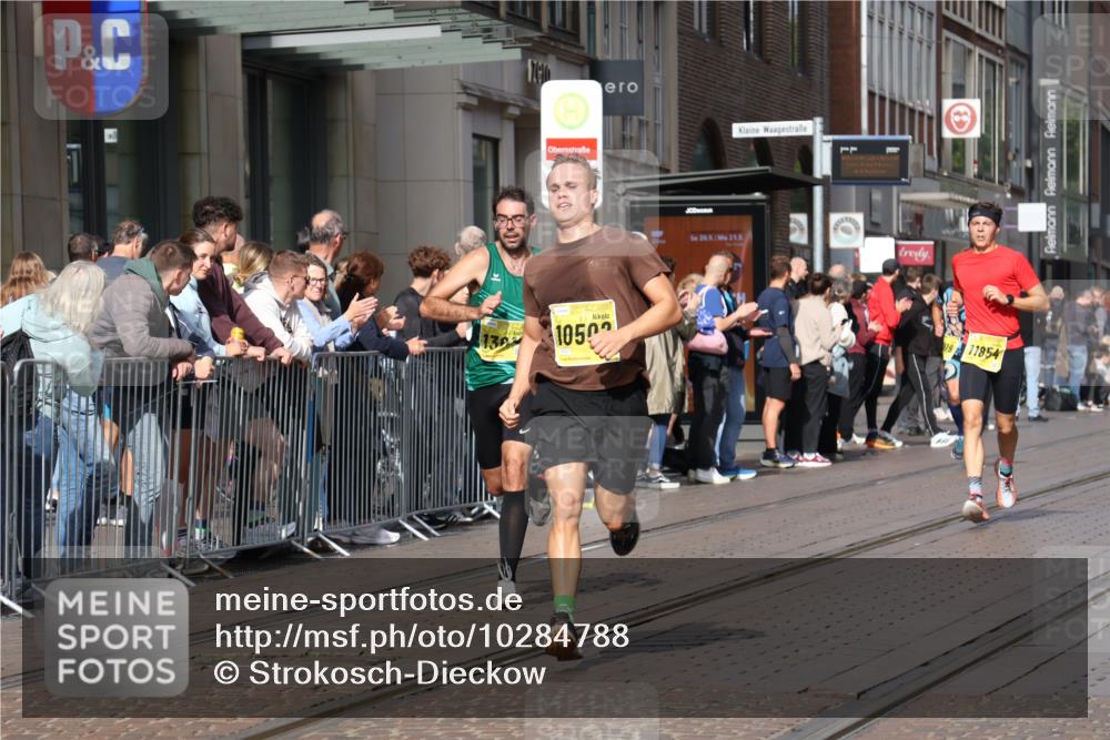 13.09.2026 - 21. swb-Marathon Bremen Strokosch-Dieckow http://msf.ph/oto/10284788 13.09.2026 10:37:19 Ziel 11619, 11854, 13535, 13608, 10502, 10961, 11654, 13568, 13608 meine-sportfotos.de