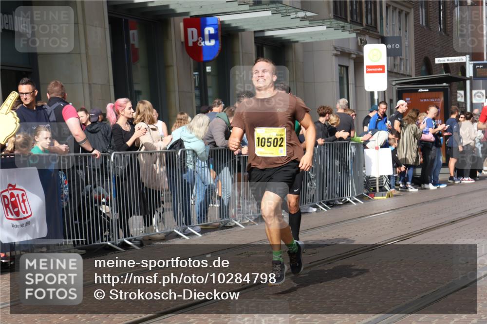 13.09.2026 - 21. swb-Marathon Bremen Strokosch-Dieckow http://msf.ph/oto/10284798 13.09.2026 10:37:19 Ziel 11619, 11854, 13535, 13608, 10502, 10961, 11654, 13568, 13608 meine-sportfotos.de