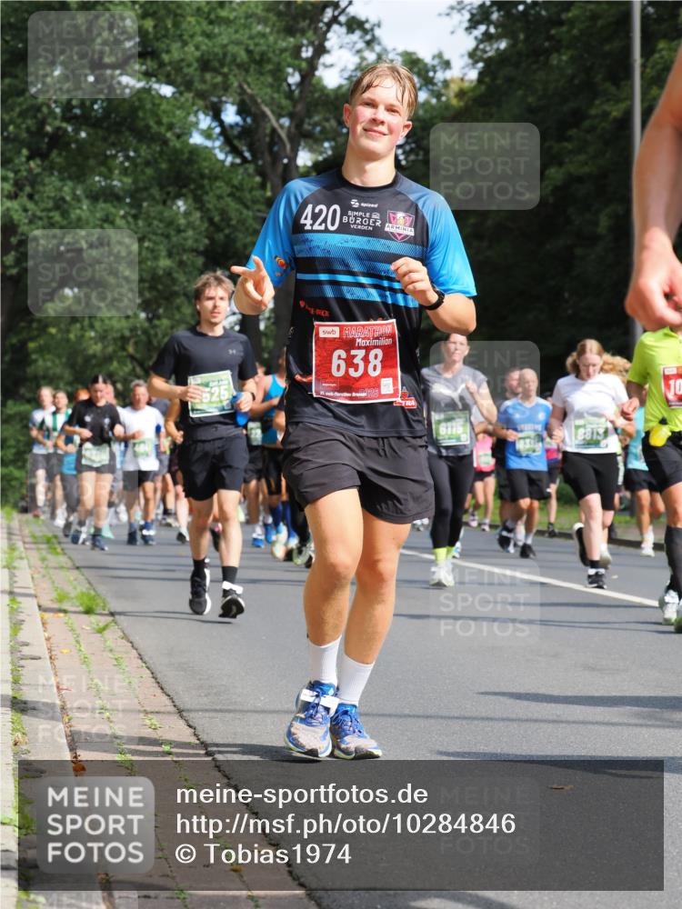 13.09.2026 - 21. swb-Marathon Bremen TobiasT http://msf.ph/oto/10284846 13.09.2026 12:10:31 Laufen 420, 638, 21, 26, 10 meine-sportfotos.de